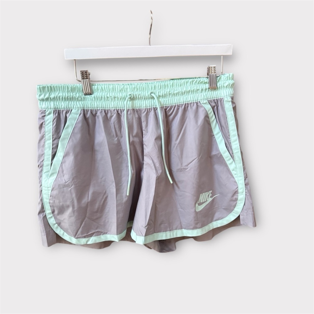 Nike Women's Gray and Mint tempo green running Shorts EUC